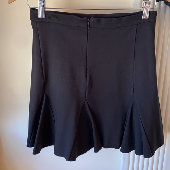 Knit black mini skirt size large - Picture 2 of 4